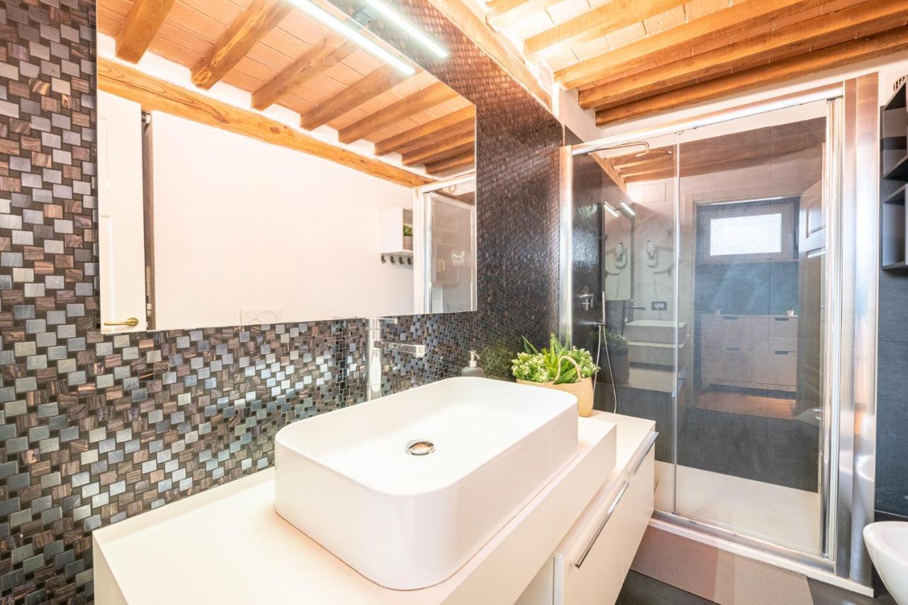 Casa San Paolino Dentro Le MuraElegant Flat Wifi E Selfcheckin Lucca Luaran gambar